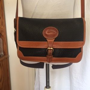 Dooney & Bourke cross body vintage AWLeather bag